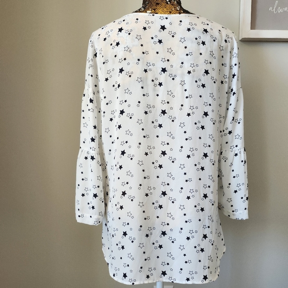 Van Heusen White with Black Stars Blouse - Picture 2 of 5